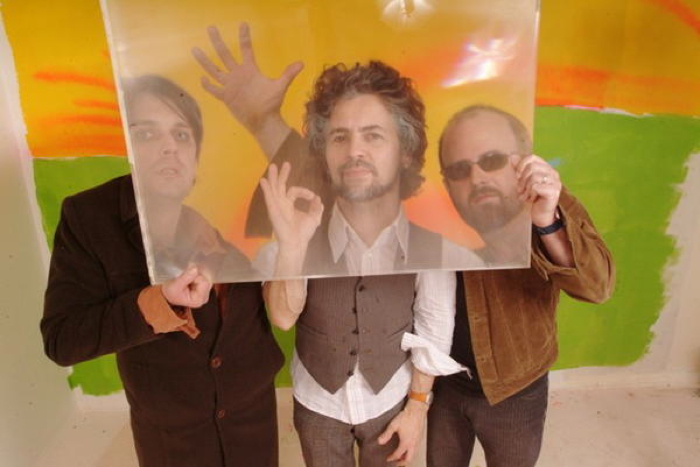 The Flaming Lips Music Video: Watching The Planets